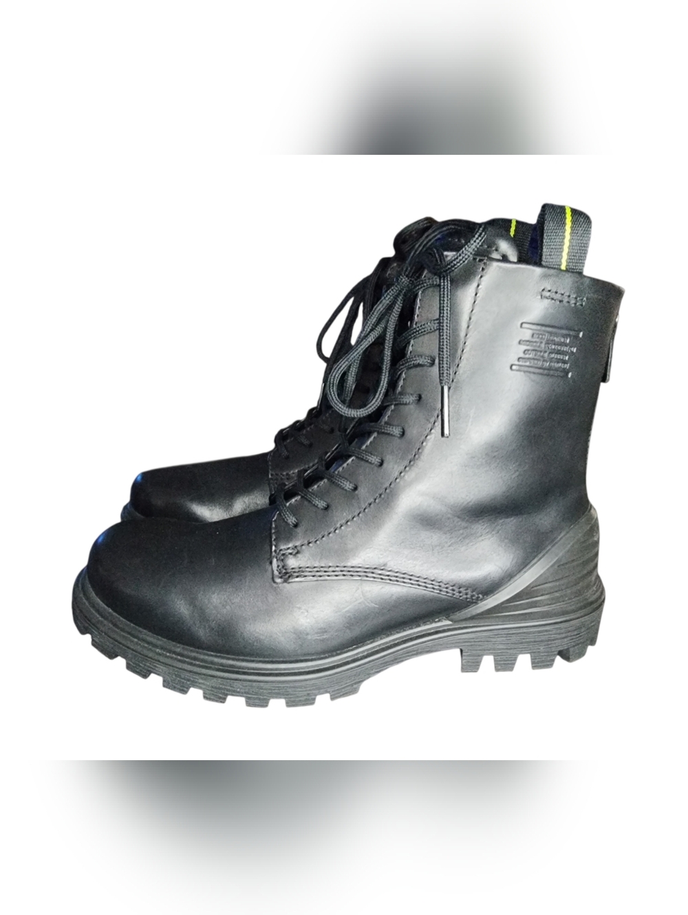 NWOT Ecco Tred Tray Waterproof Combat Boot, Womens 9 (40 EU) - Picture 2 of 10
